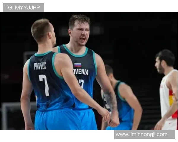 东契奇情绪爆发主场逆袭达拉斯球迷的嘲讽对象是谁